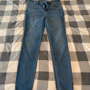 American Eagle Hi-Rise Jegging
